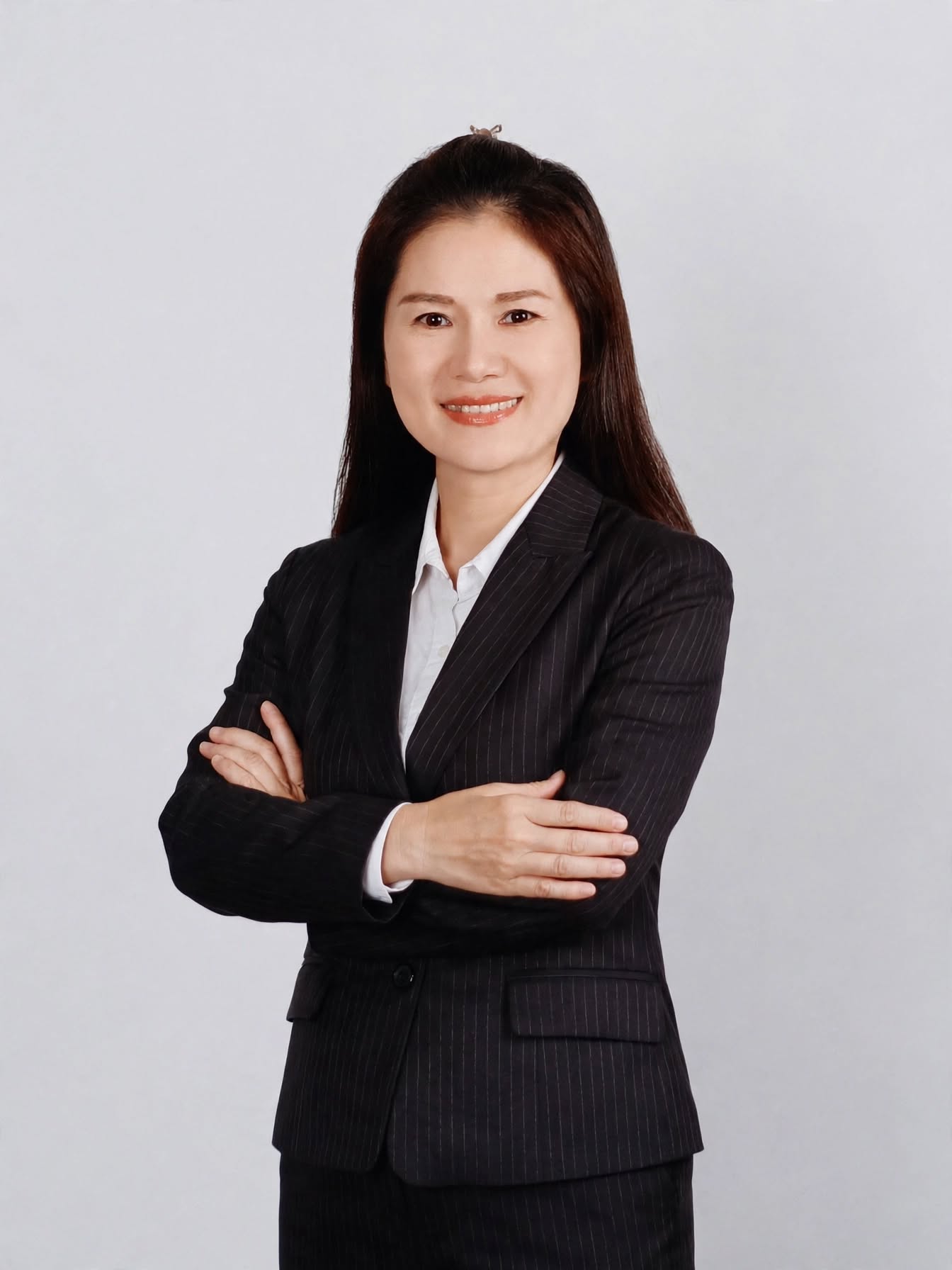 何艾咪（何勝芬）台南房仲